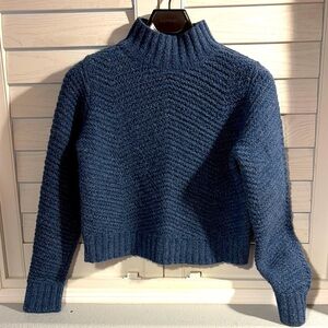 Old Navy Textured Navy Turtleneck Sweater